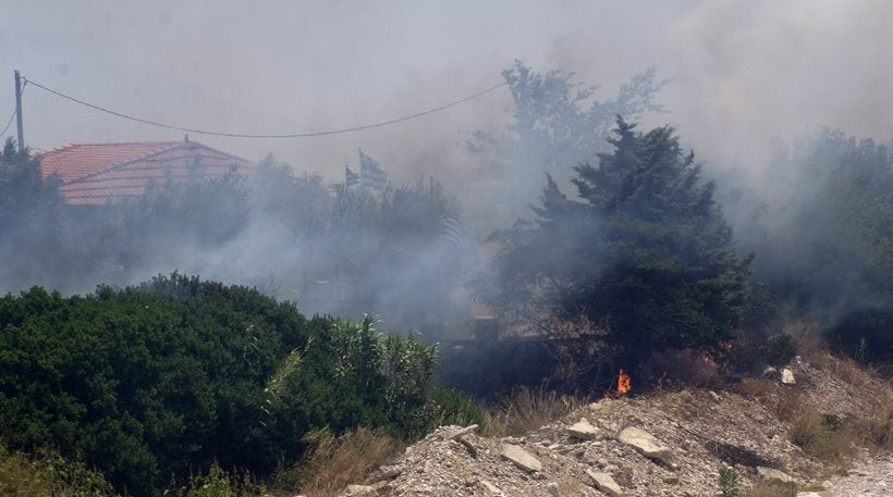 Για τρίτη μέρα στις φλόγες η Ανατολική Μάνη